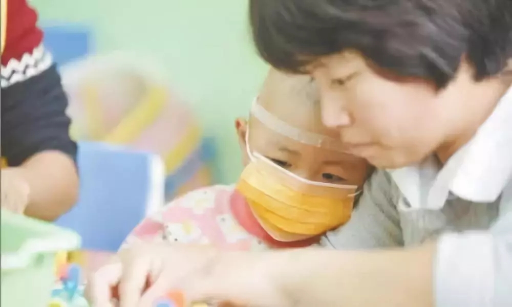 4歲男孩和媽媽辦“婚禮”，真相令人淚崩！