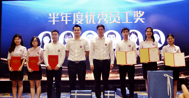 創(chuàng)綠家環(huán)保2018年中工作會議暨5周年慶典圓滿結束！