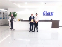 熱烈祝賀尚總、鄧總夫婦簽約創(chuàng)綠家四川省市級(jí)代理！